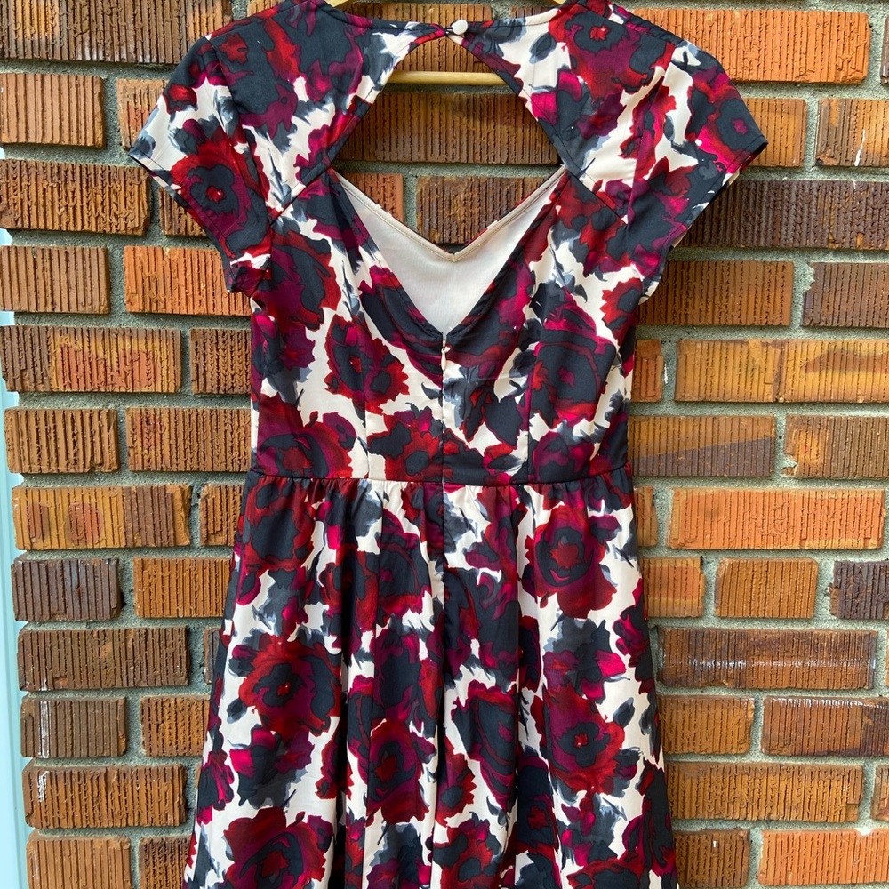 Rose Dress - Picture 3 of 3